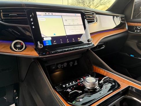 Used 2022 Jeep Grand Wagoneer Series III w/ Rear Seat Video Group 1 image 25