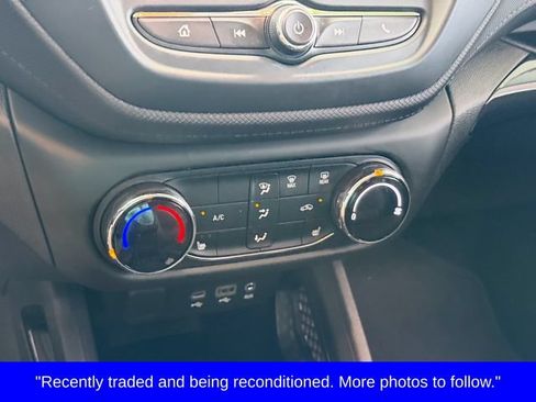 Used 2023 Chevrolet TrailBlazer LT FWD image 24