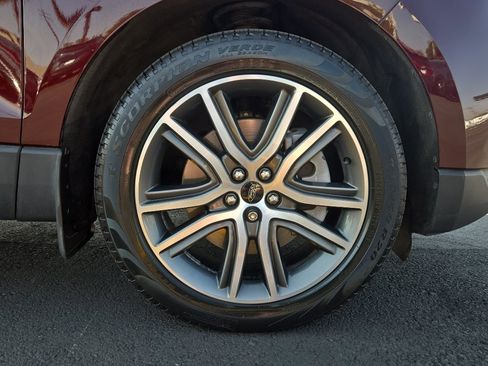 Used 2024 Ford Edge Titanium AWD/4WD image 9