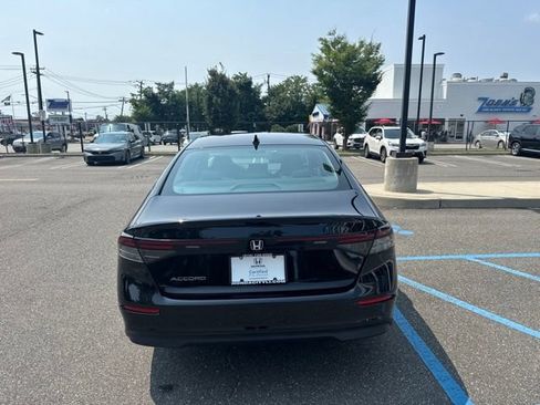 Certified 2023 Honda Accord EX image 7