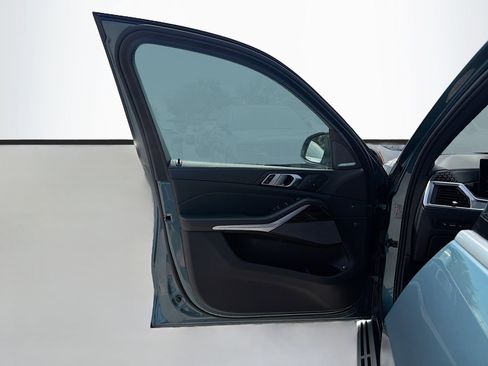 Used 2025 BMW X5 xDrive50e image 23