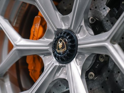 Used 2021 Lamborghini Aventador SVJ image 32