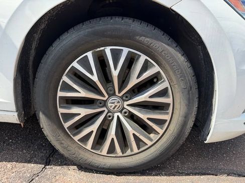 Used 2019 Volkswagen Jetta SE FWD image 22