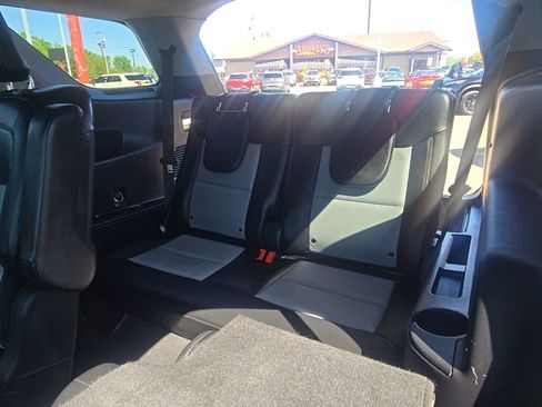 Used 2022 Ford Explorer XLT w/ Equipment Group 202A AWD/4WD image 40