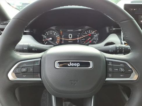 Used 2025 Jeep Compass Limited AWD/4WD image 17