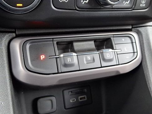 Used 2023 GMC Acadia AT4 w/ Technology Package image 16