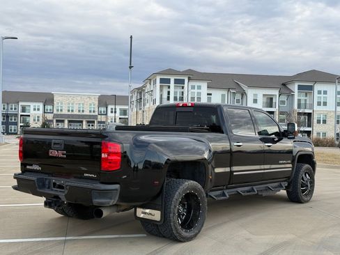 Used 2018 GMC Sierra 3500 Denali w/ Duramax Plus Package image 8