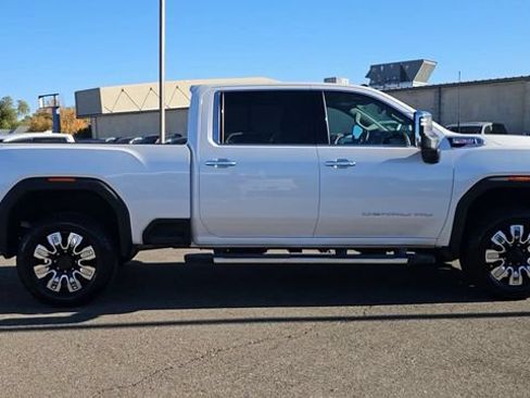 Used 2025 GMC Sierra 2500 Denali AWD/4WD image 10