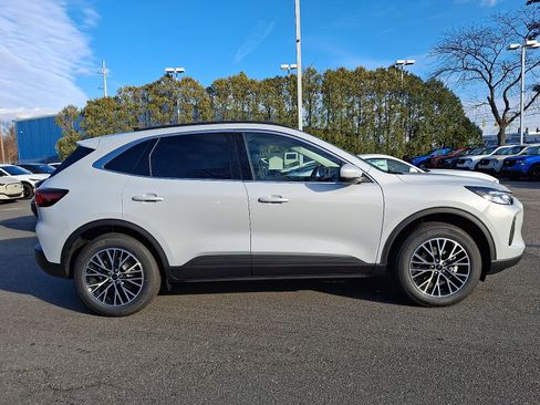 New 2026 Ford Escape SE image 15