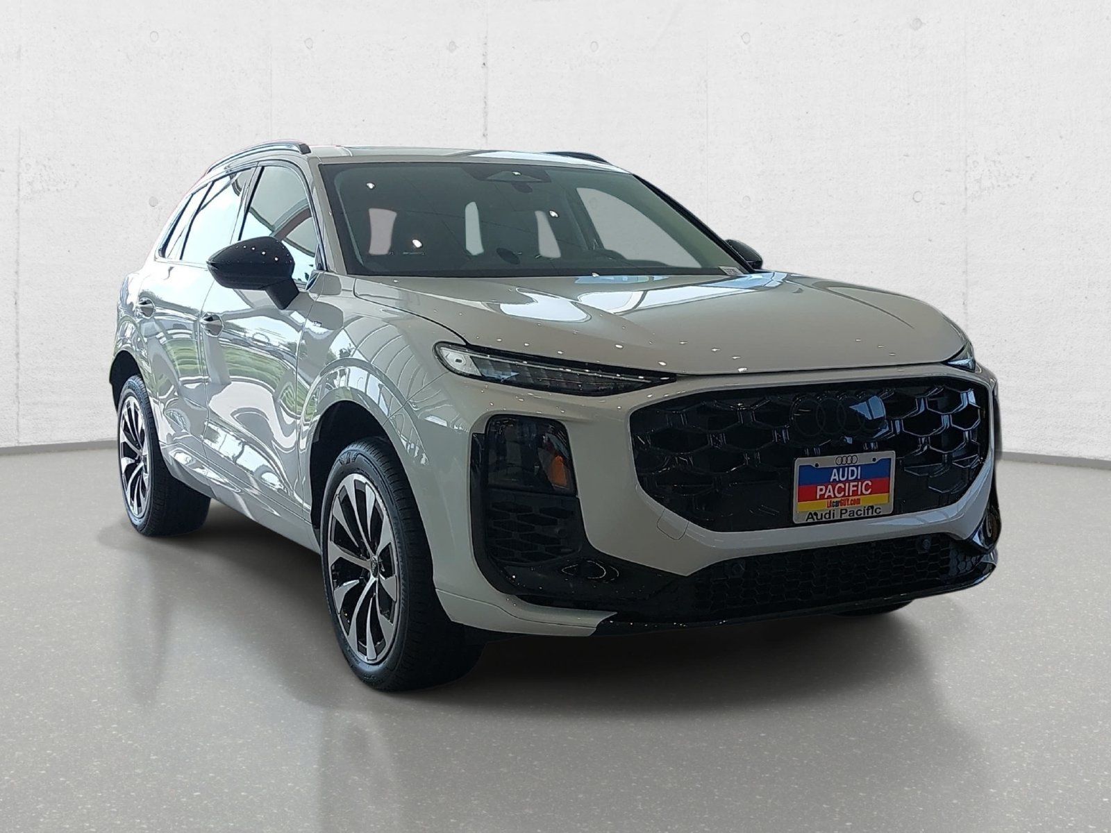 New 2026 Audi Q3 quattro 2.0T AWD/4WD image 3
