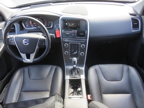 Used 2016 Volvo XC60 T6 Platinum image 12