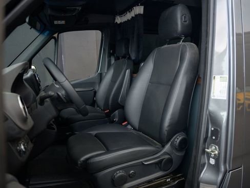 Used 2022 Mercedes-Benz Sprinter 2500 image 15