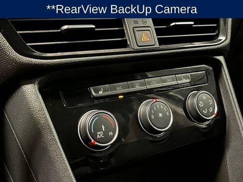 Used 2023 Volkswagen Taos SE w/ Panoramic Sunroof Package AWD/4WD image 12