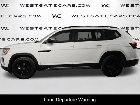 Used 2025 Volkswagen Atlas Peak Edition SE image 13