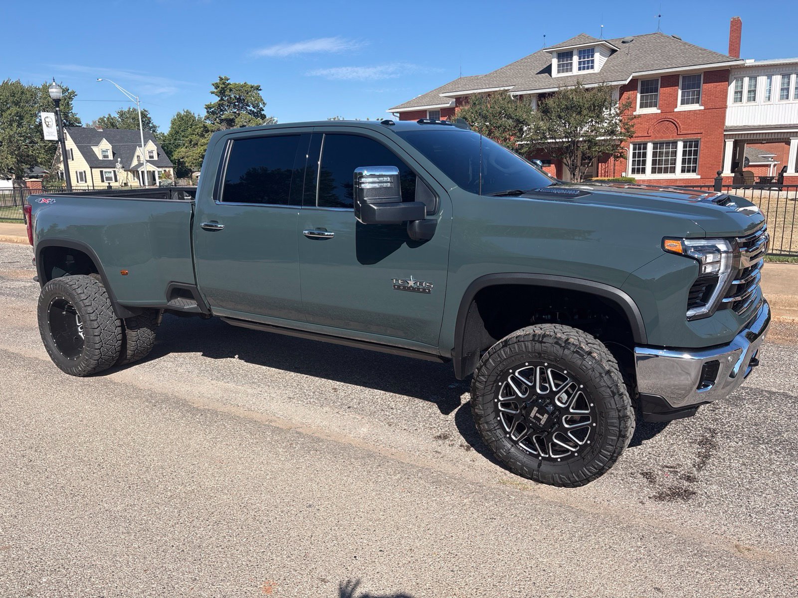 Used 2026 Chevrolet Silverado 3500 LTZ w/ LTZ Texas Edition AWD/4WD image 2