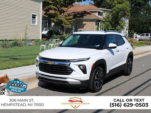 Used 2025 Chevrolet TrailBlazer LT FWD image 2