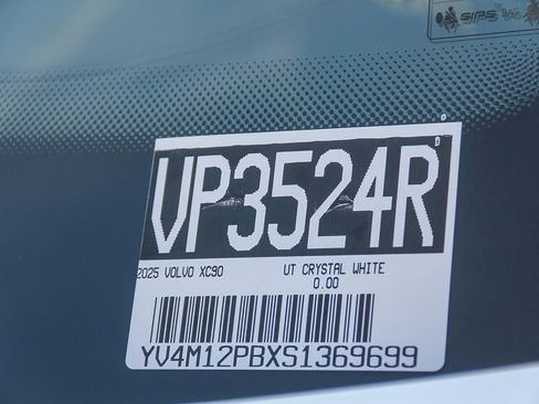 Used 2025 Volvo XC90 B5 Plus image 29