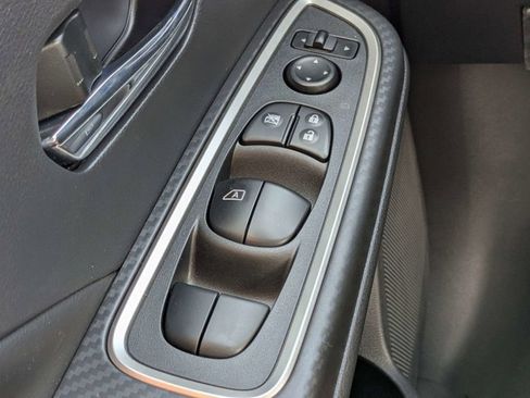 New 2025 Nissan Versa SR w/ Trunk Package image 21