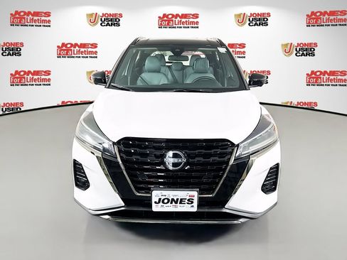 Certified 2023 Nissan Kicks SR w/ SR Premium Package FWD image 11