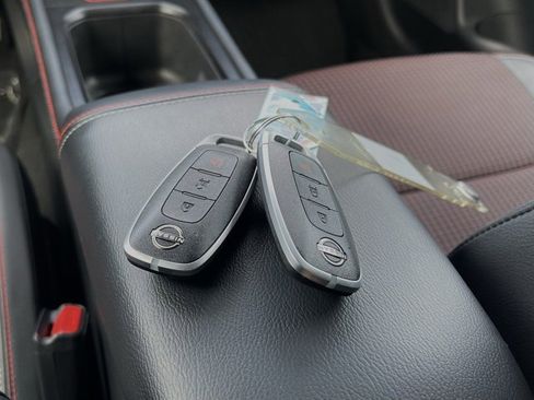 Certified 2025 Nissan Kicks SR image 23