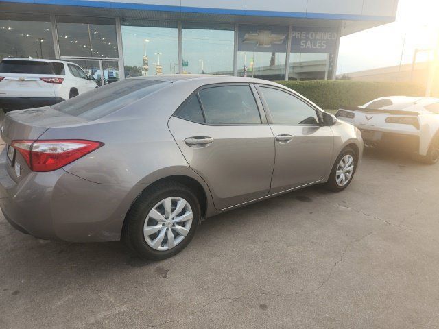 Used 2016 Toyota Corolla LE FWD image 3