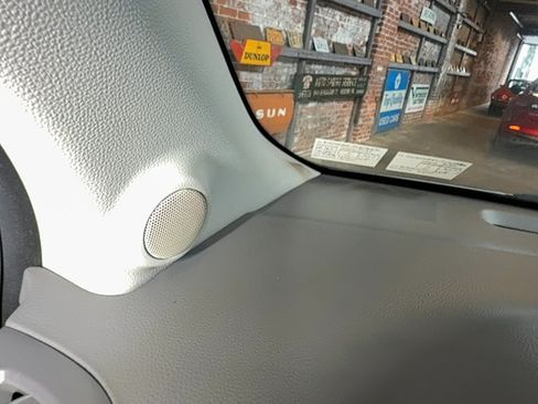 Used 2012 Kia Sedona EX FWD image 46