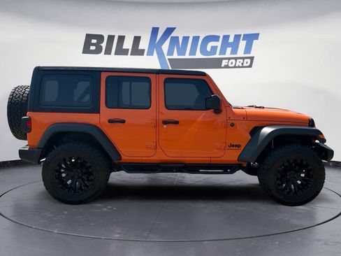 Used 2025 Jeep Wrangler Unlimited Sport AWD/4WD image 8