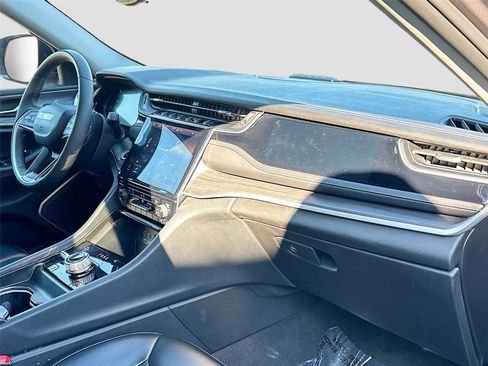 Used 2023 Jeep Grand Cherokee 4WD 4xe image 32