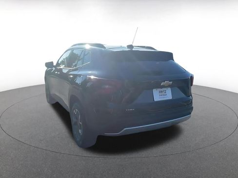 Used 2025 Chevrolet Trax LT image 11