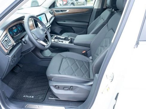 New 2026 Volkswagen Atlas SE image 17