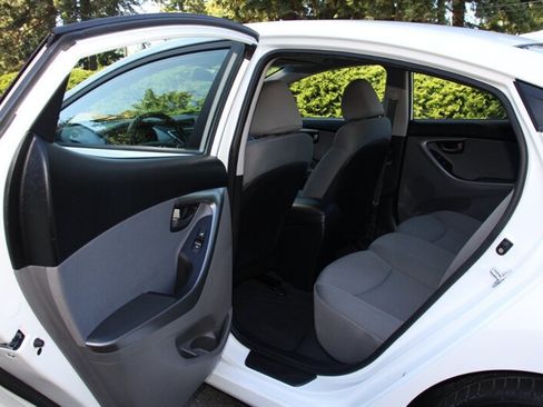 Used 2012 Hyundai Elantra GLS FWD image 15