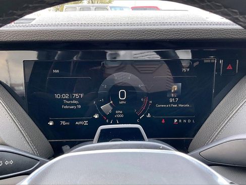 Used 2025 GMC Yukon XL Denali w/ Denali Reserve Package image 12