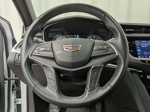 Certified 2023 Cadillac XT5 Luxury w/ LPO, Floor Liner Package FWD image 10