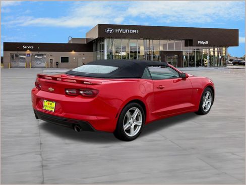 Used 2020 Chevrolet Camaro LT image 9