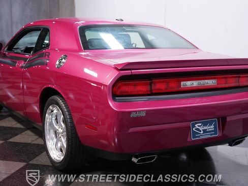 Used 2010 Dodge Challenger R/T RWD image 8
