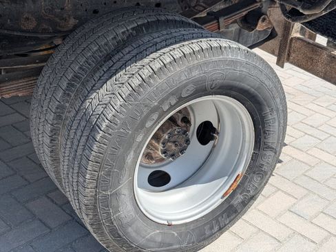 Used 2005 Ford F350 XL image 10