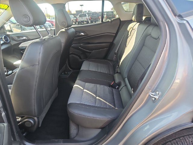 Used 2025 Chevrolet Trax LT w/ LT Convenience Package FWD image 25