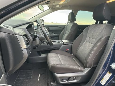 Used 2025 Nissan Rogue SV AWD/4WD image 4
