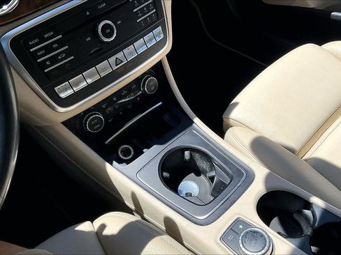 Used 2019 Mercedes-Benz GLA 250 4MATIC image 16