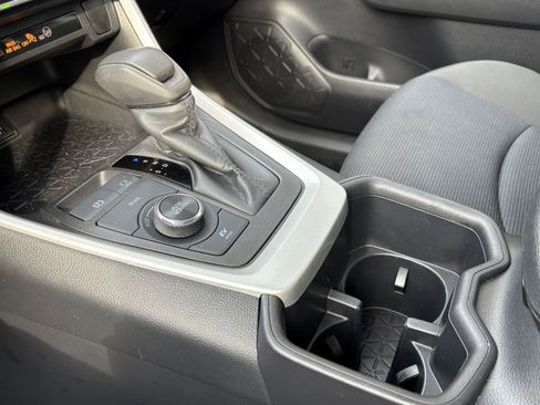 Used 2025 Toyota RAV4 LE image 41