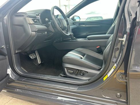 Used 2025 Toyota Camry SE FWD image 15