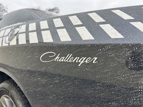 Used 2019 Dodge Challenger SXT image 12