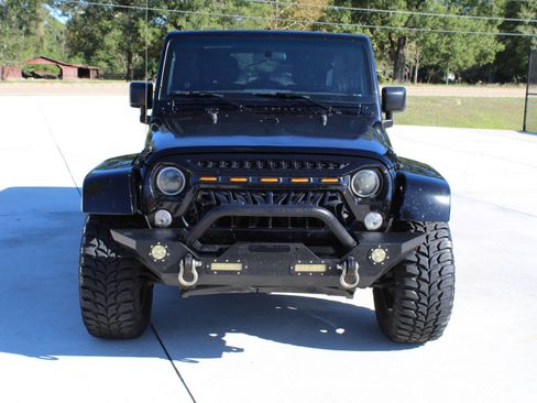 Used 2016 Jeep Wrangler Unlimited Sport w/ Connectivity Group image 23