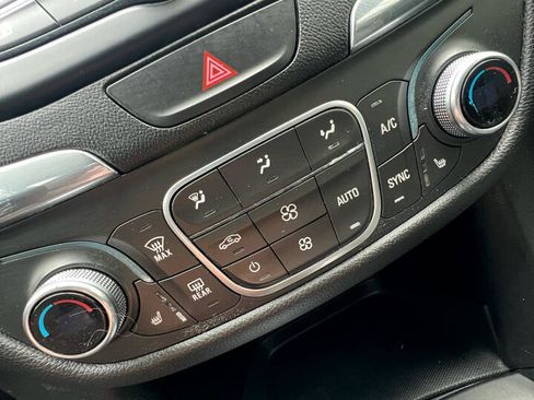 Used 2020 Chevrolet Equinox LT image 26