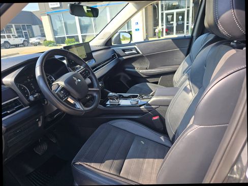 Used 2025 Mitsubishi Outlander SE AWD/4WD image 10