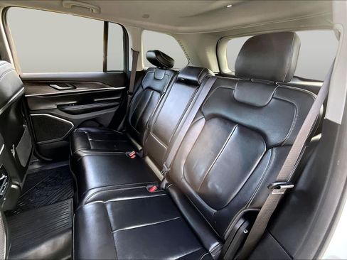 Used 2022 Jeep Grand Cherokee Limited RWD image 19