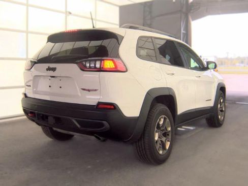 Used 2019 Jeep Cherokee Trailhawk w/ Cold Weather Group AWD/4WD image 2