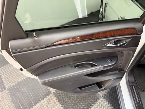 Used 2016 Cadillac SRX Luxury FWD image 30