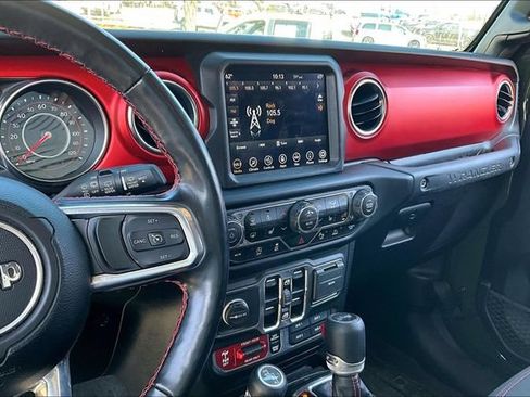 Used 2021 Jeep Wrangler Unlimited Rubicon AWD/4WD image 9