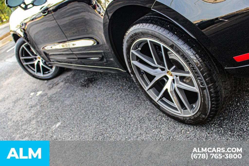 Used 2024 Porsche Macan AWD/4WD image 14